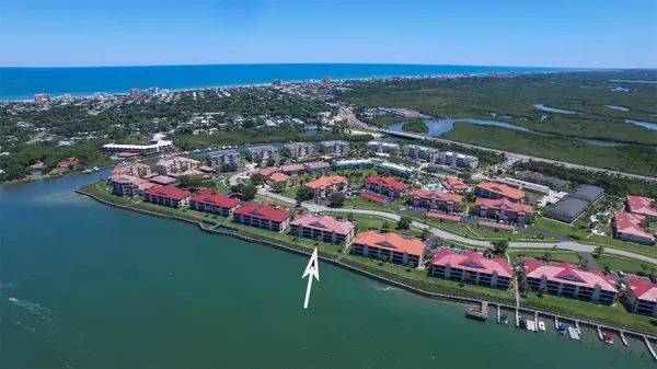 New Smyrna Beach, FL 32169,446 Bouchelle DR #304