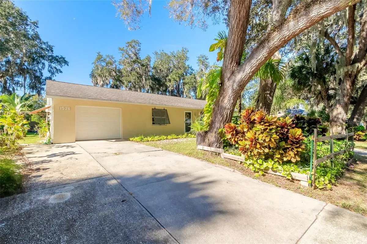 Edgewater, FL 32132,1526 QUEEN PALM DR
