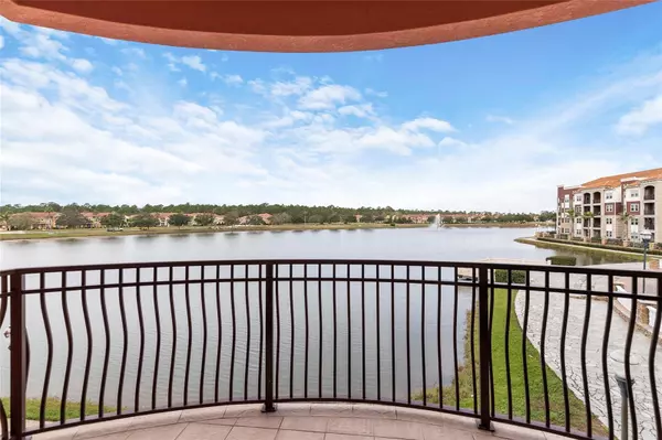 New Smyrna Beach, FL 32168,424 LUNA BELLA LN #220