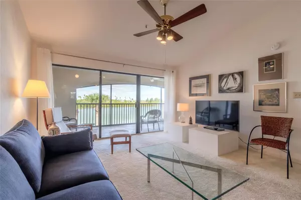 New Smyrna Beach, FL 32169,464 BOUCHELLE DR #303