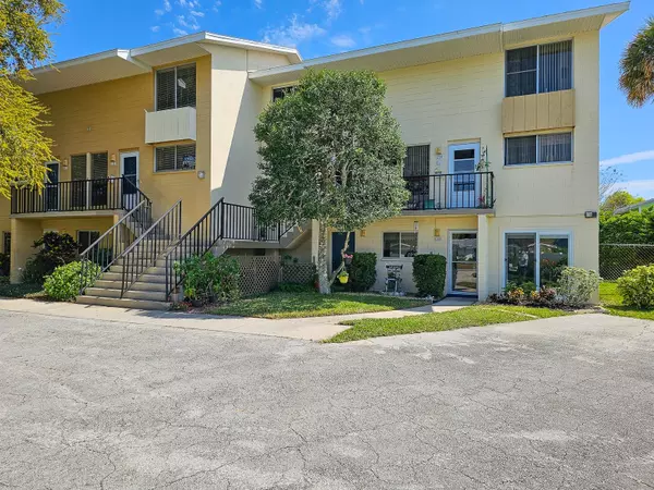 New Smyrna Beach, FL 32169,805 SCHOOLWAY AVE #105