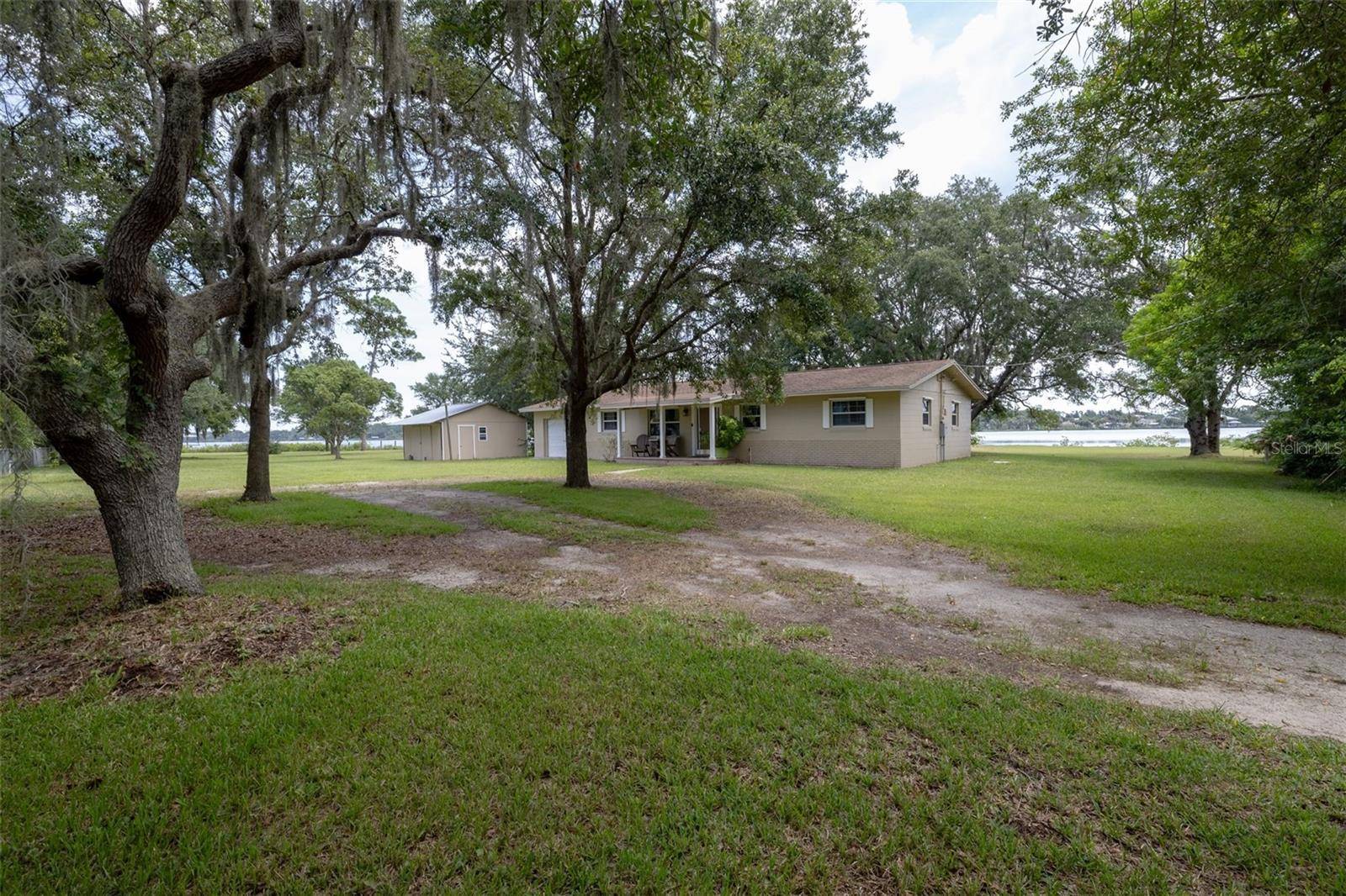 2005 BAYVIEW DR, New Smyrna Beach, FL 32168