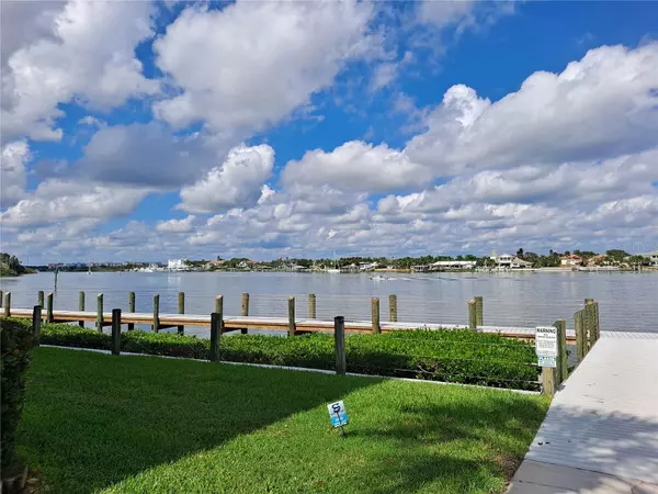 New Smyrna Beach, FL 32169,449 BOUCHELLE DR #301