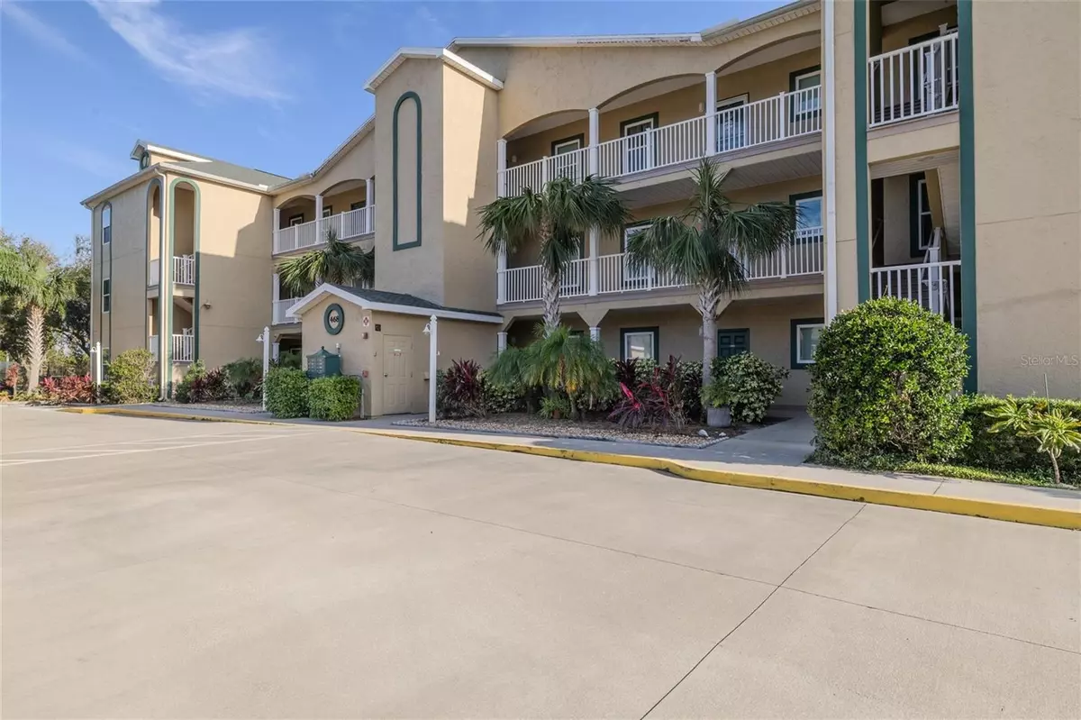 New Smyrna Beach, FL 32169,468 BOUCHELLE DR #327