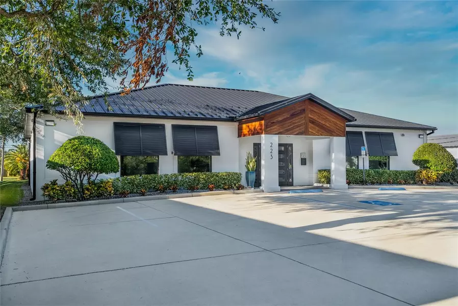 223 N CAUSEWAY, New Smyrna Beach, FL 32169