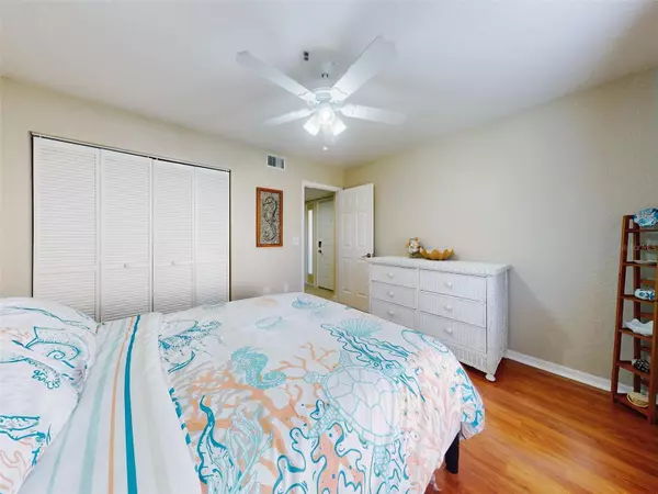 New Smyrna Beach, FL 32169,400 BOUCHELLE DR #101