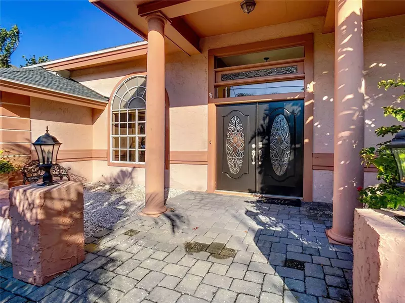 216 OCEAN DR, New Smyrna Beach, FL 32169
