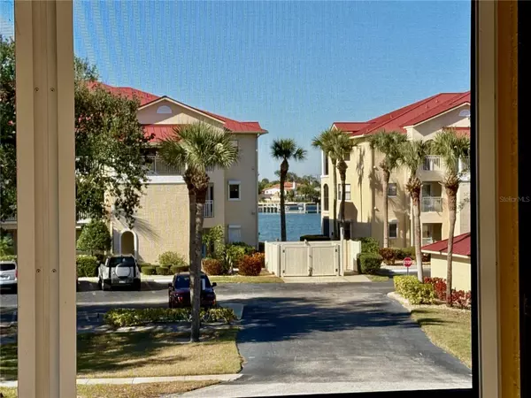 New Smyrna Beach, FL 32169,439 BOUCHELLE DR #202