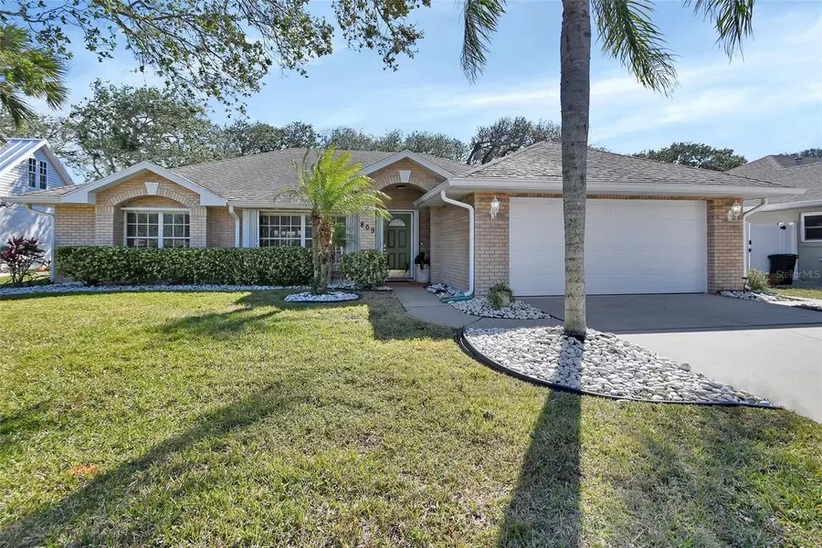 809 E 7TH AVE, New Smyrna Beach, FL 32169