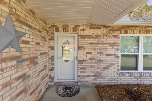 Edgewater, FL 32141,234 MEADOW LAKE DR