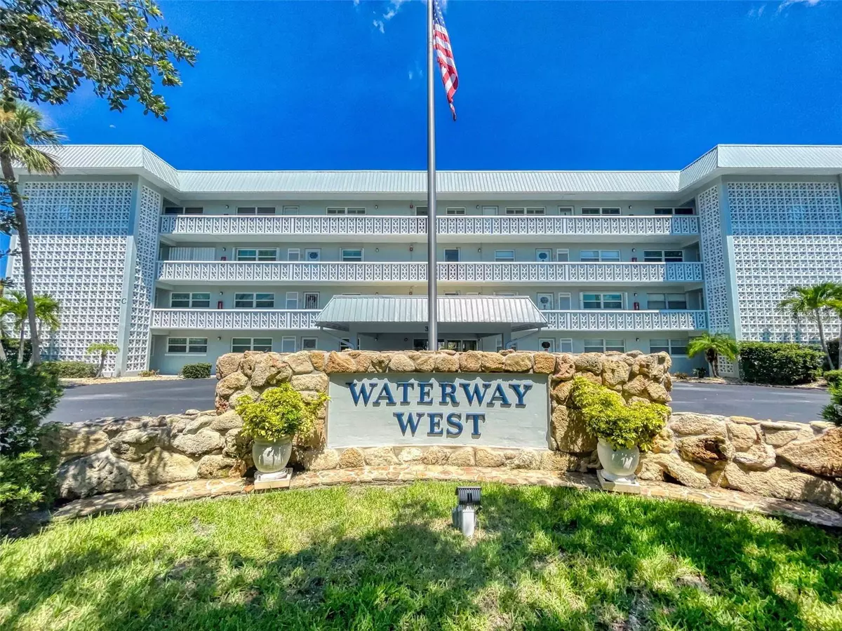 New Smyrna Beach, FL 32169,315 N CAUSEWAY #405