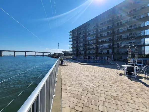 New Smyrna Beach, FL 32168,101 N RIVERSIDE DR #2090