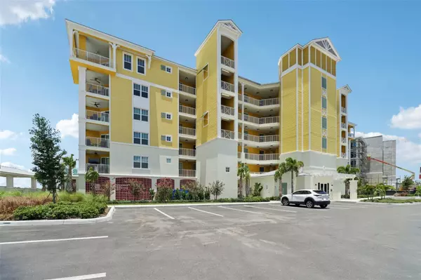New Smyrna Beach, FL 32169,7 RIVERWALK DR #206