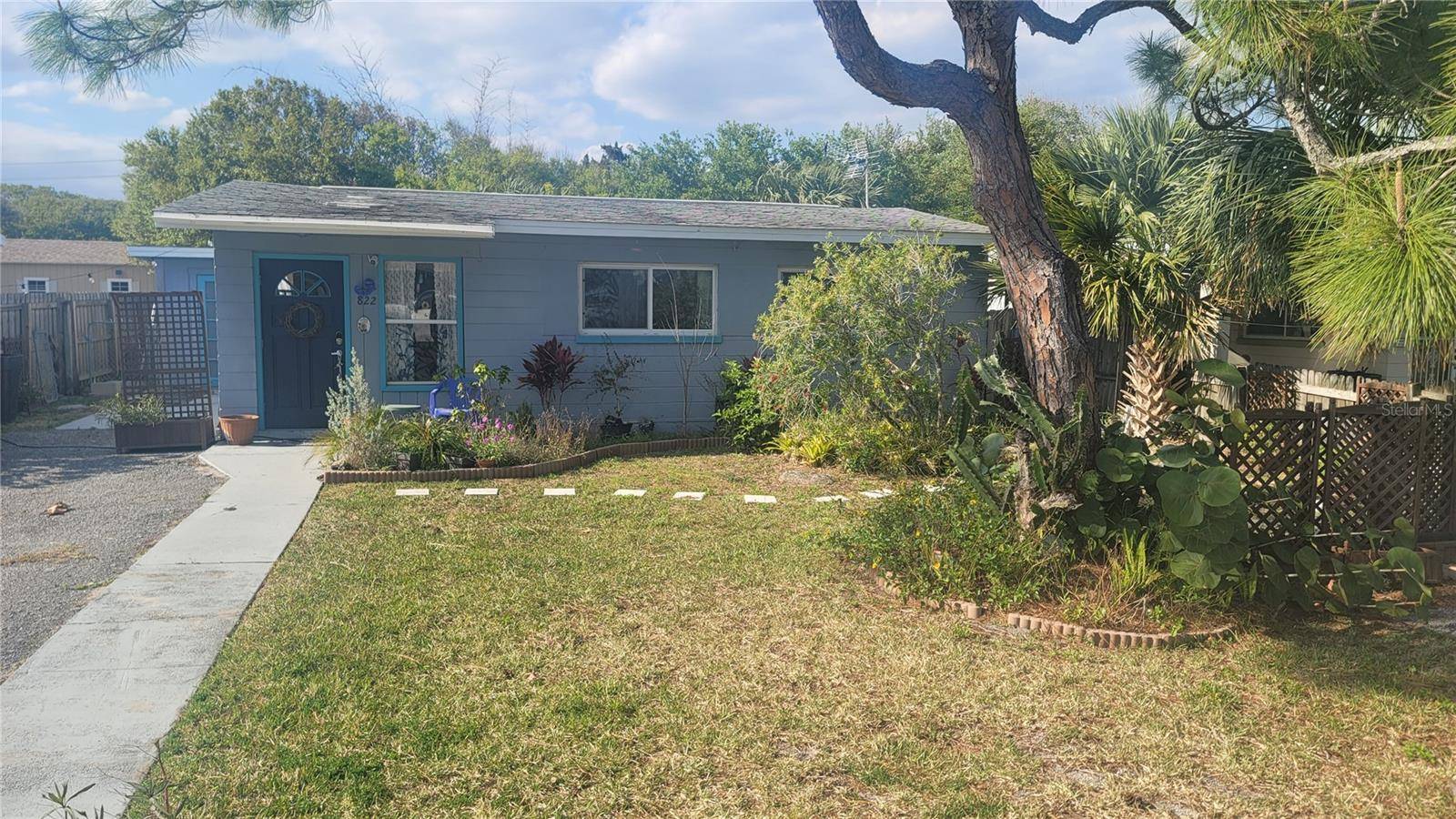 822 E 9TH AVE, New Smyrna Beach, FL 32169