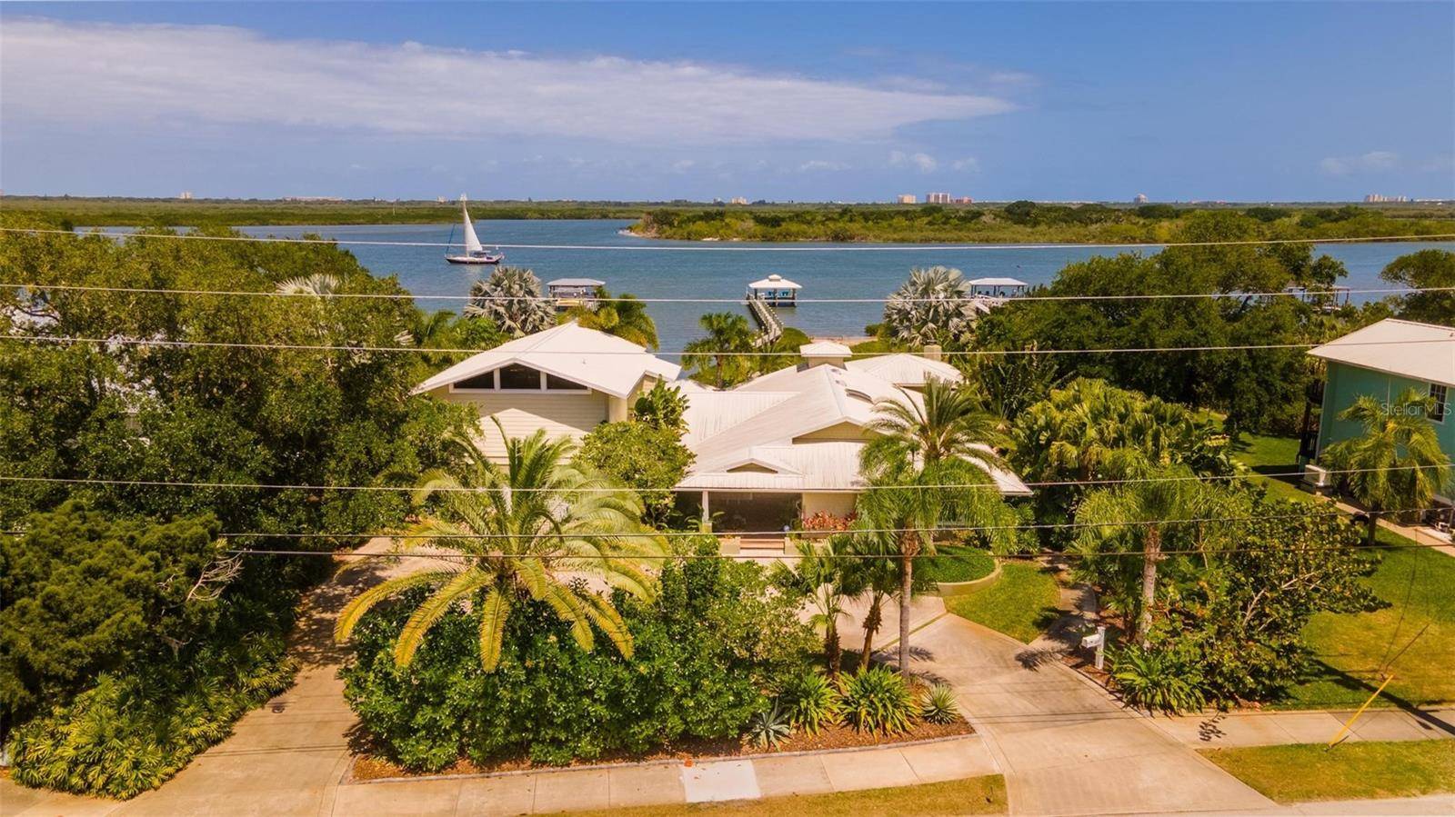 427 N RIVERSIDE DR, Edgewater, FL 32132