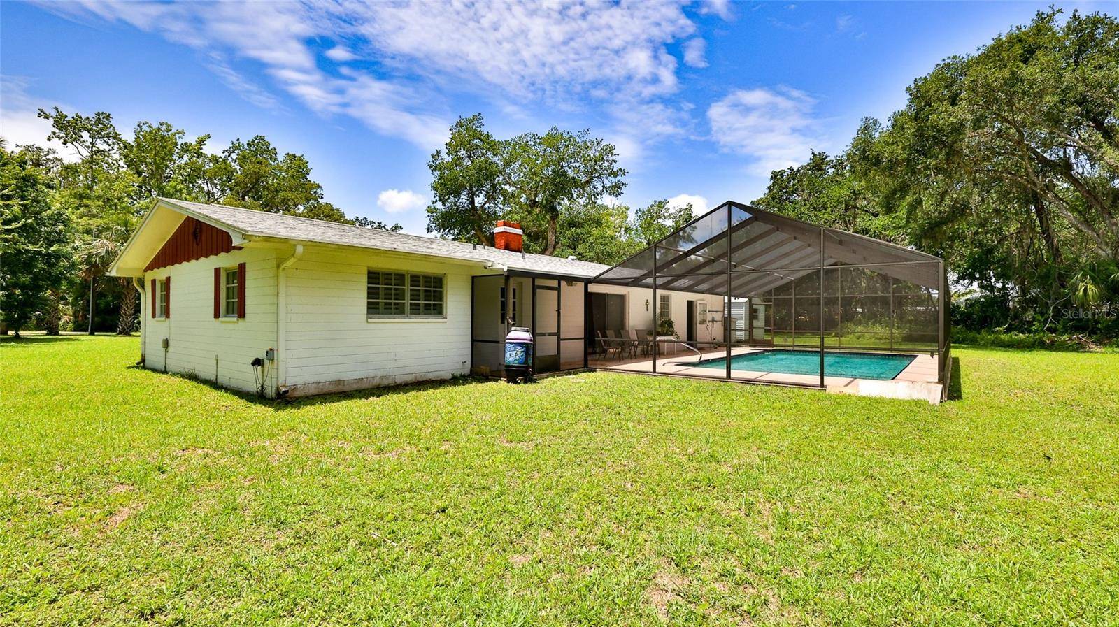New Smyrna Beach, FL 32168,585 CORBIN PARK RD