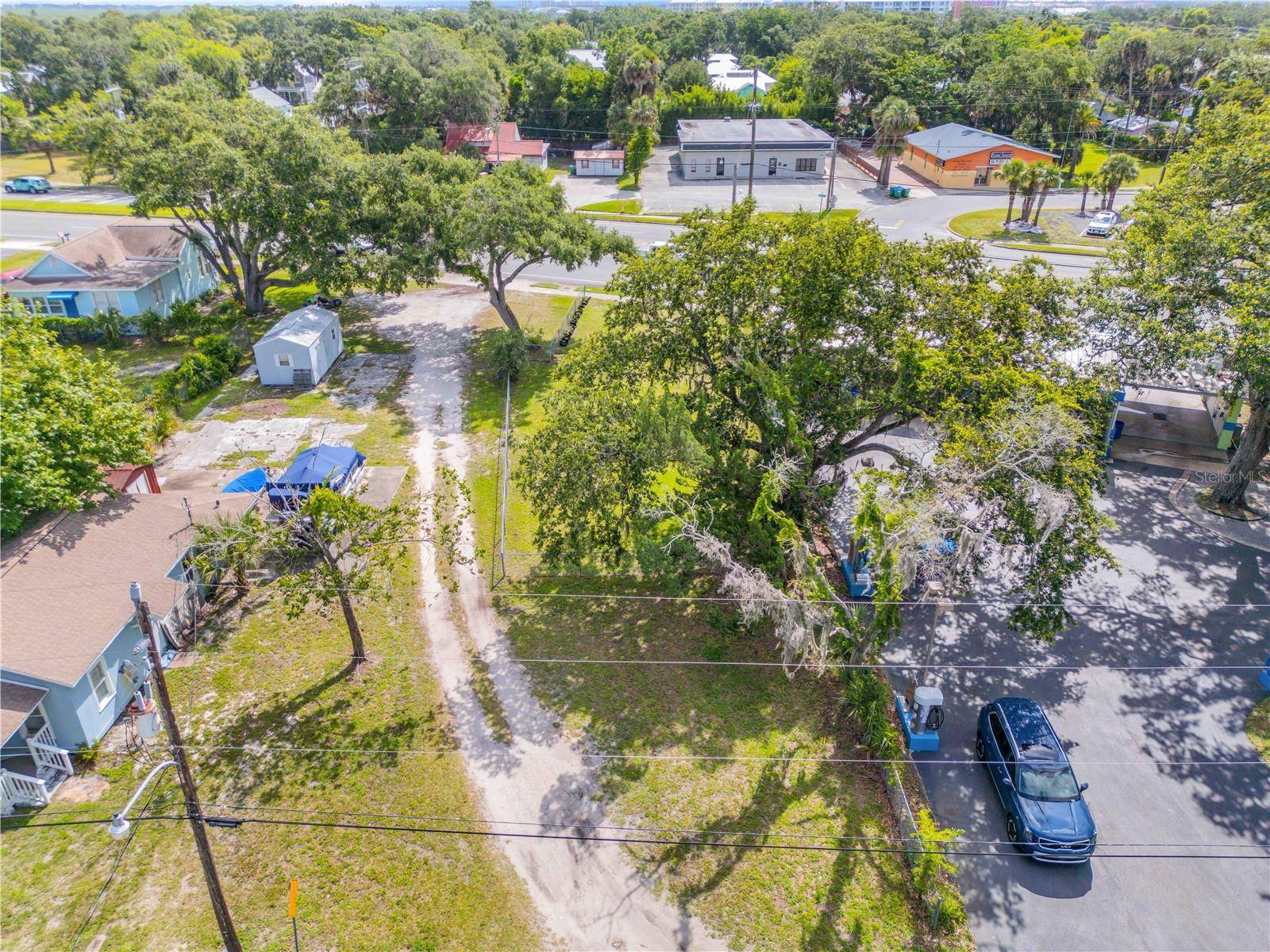 New Smyrna Beach, FL 32168,527 DORA ST