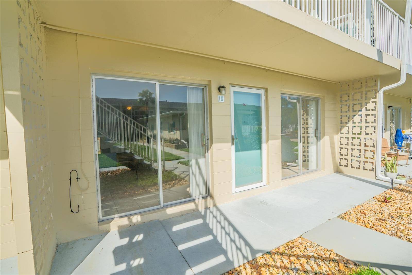 New Smyrna Beach, FL 32169,335 N CAUSEWAY #E3