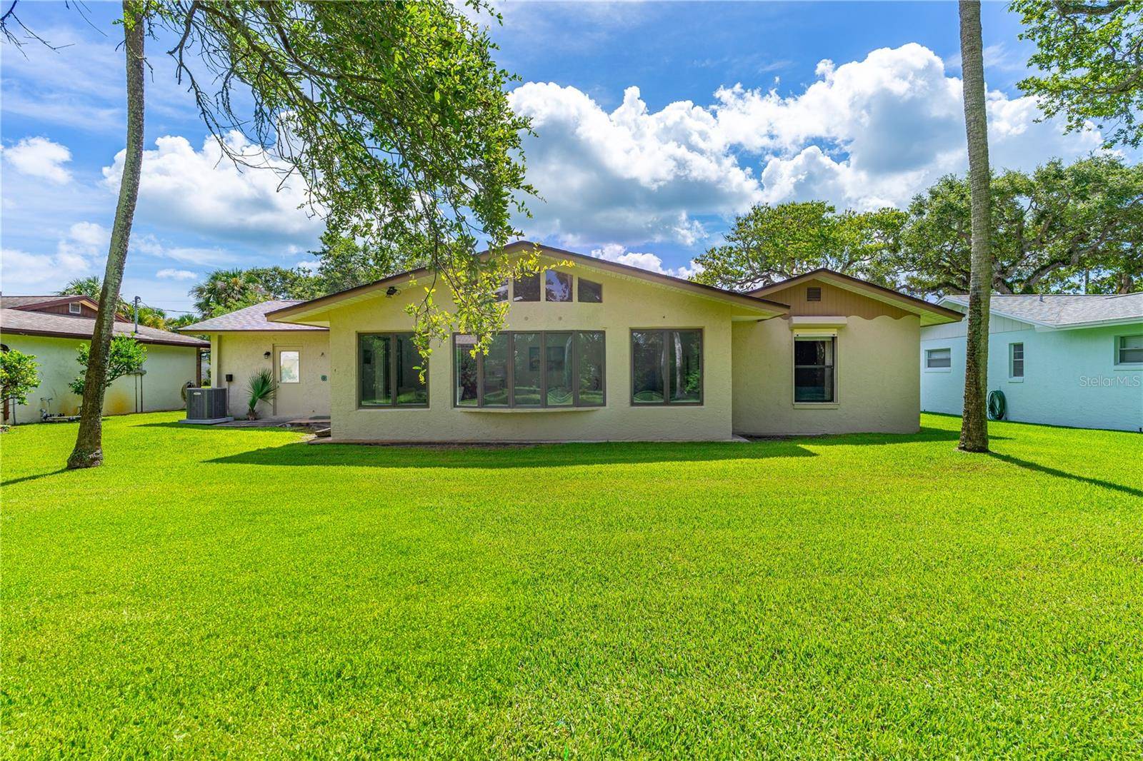 New Smyrna Beach, FL 32169,724 S COOPER ST