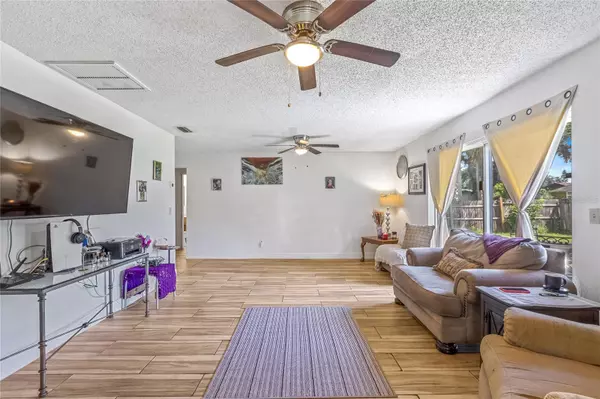 Edgewater, FL 32141,1865 ORANGE TREE DR