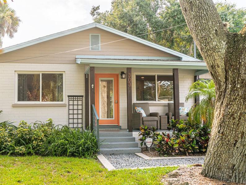303 S PINE ST, New Smyrna Beach, FL 32169