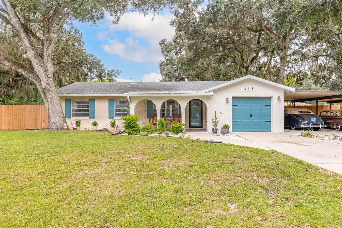 Edgewater, FL 32132,1418 NEEDLE PALM DR