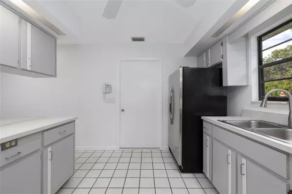 Edgewater, FL 32132,1319 ORANGE TREE DR
