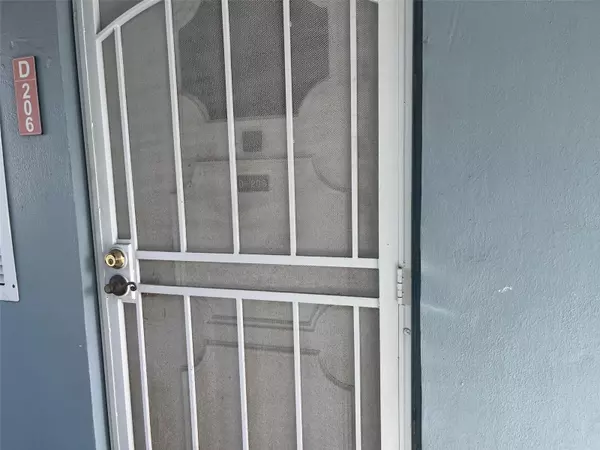 New Smyrna Beach, FL 32169,315 N CAUSEWAY #D-206