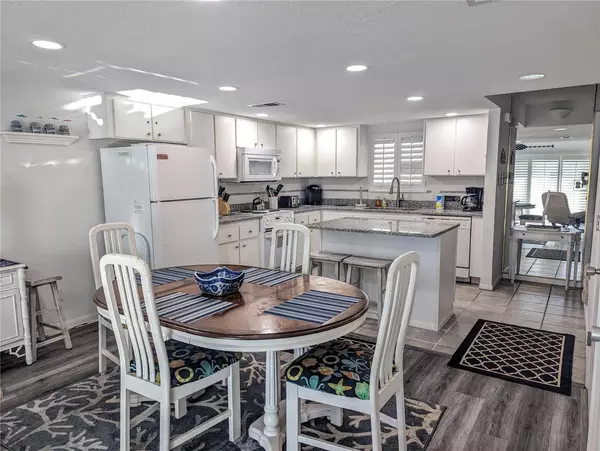 Ormond Beach, FL 32176,815 OCEAN SHORE BLVD #11A