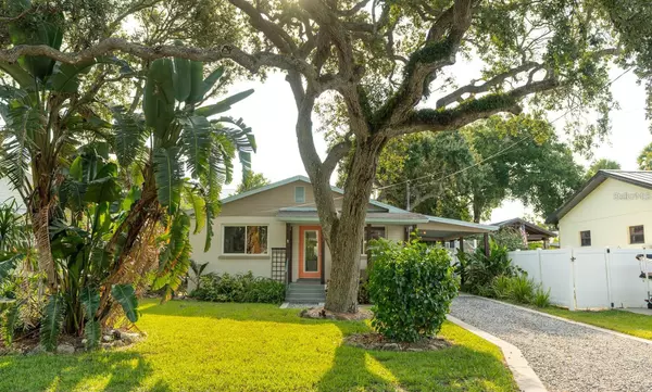 303 S PINE ST, New Smyrna Beach, FL 32169