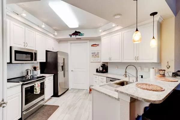 New Smyrna Beach, FL 32169,3 RIVERWALK DR #202