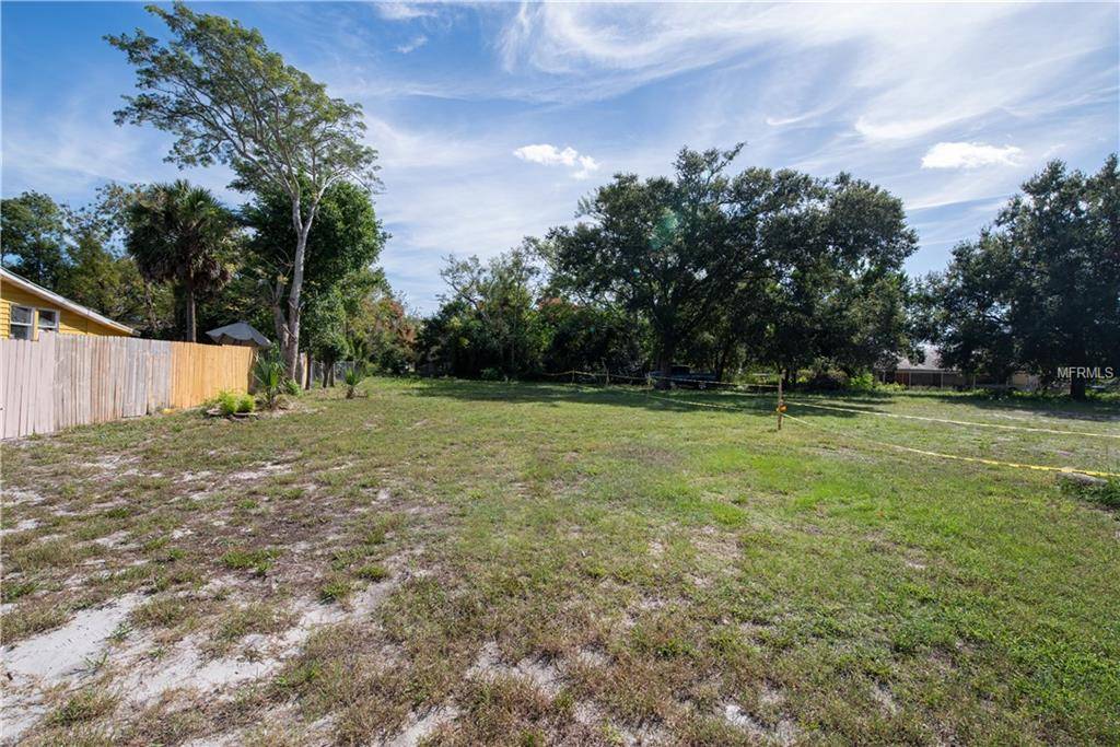 207 N MAINE AVE, Apopka, FL 32712
