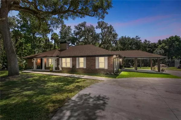 2851 RIVER FRONT TRL, Geneva, FL 32732
