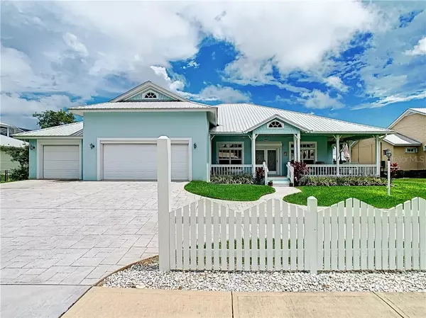 2816 BAY SIDE DR, New Smyrna Beach, FL 32168
