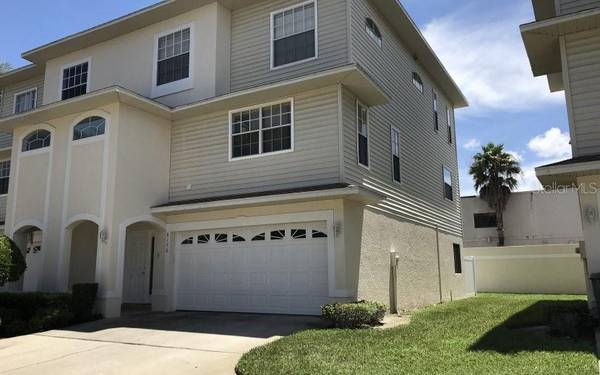 8176 EAGLES PARK DR N, St Petersburg, FL 33709