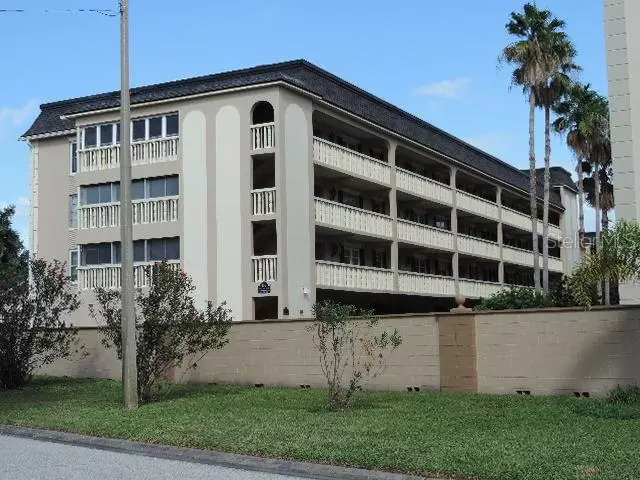 155 BLUFF VIEW DR #202, Belleair Bluffs, FL 33770
