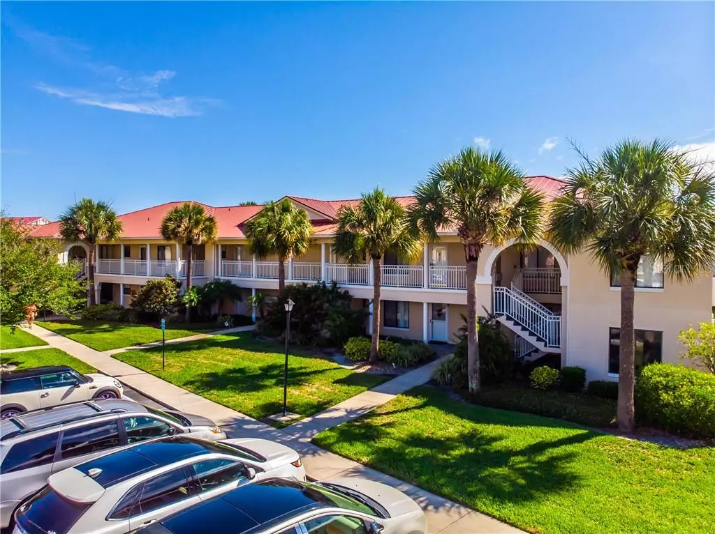 New Smyrna Beach, FL 32169,406 BOUCHELLE DR #205