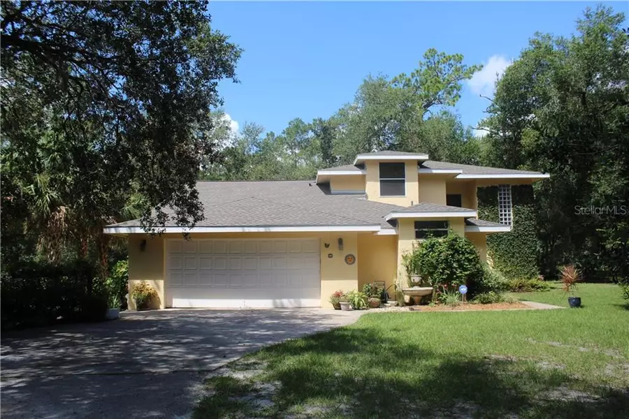 801 LAKE HARNEY RD, Geneva, FL 32732