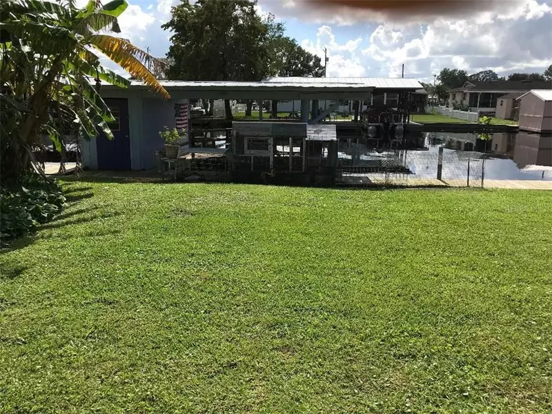 1627 SPRING GARDEN DR, Astor, FL 32102