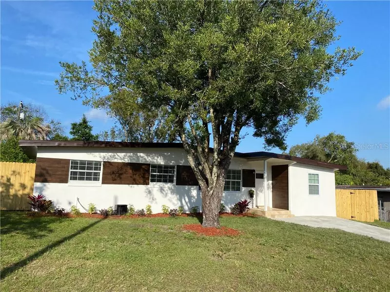 1214 MAVERICK DR, Apopka, FL 32703