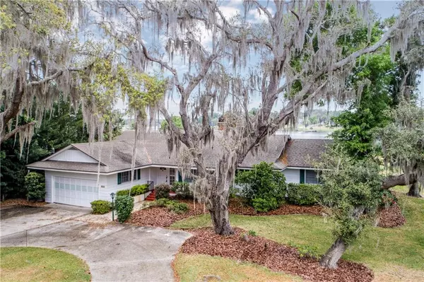 235 E LAKEVIEW ST, Umatilla, FL 32784
