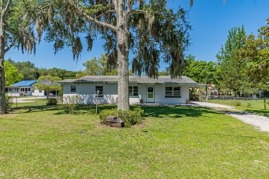 124 S BAY LAKE RD, Mascotte, FL 34753