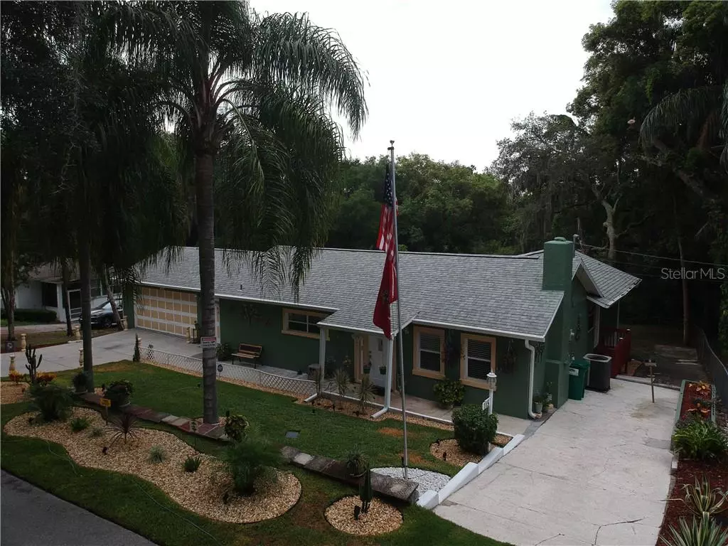 Fruitland Park, FL 34731,115 E FRUITLAND ST