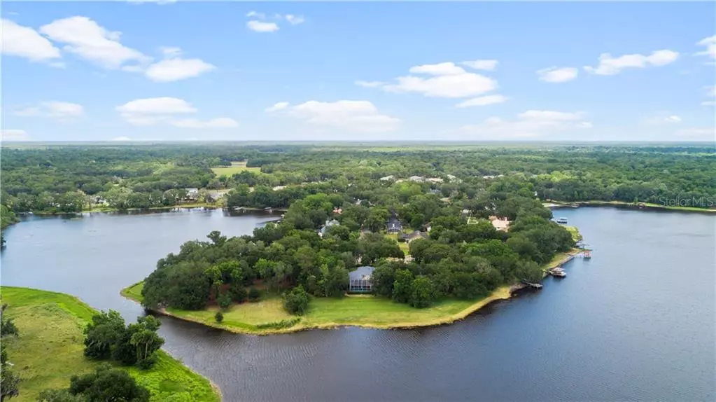 Apopka, FL 32712,996 OAKPOINT CIR