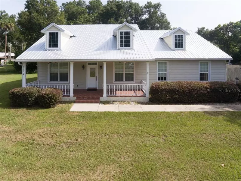 126 E WASHINGTON AVE, Lake Helen, FL 32744