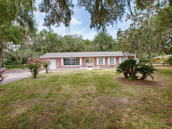 1545 N C 470, Lake Panasoffkee, FL 33538