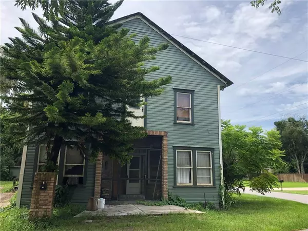 195 W MAIN ST, Geneva, FL 32732