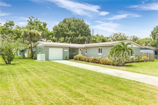 300 NORA AVE, Merritt Island, FL 32952