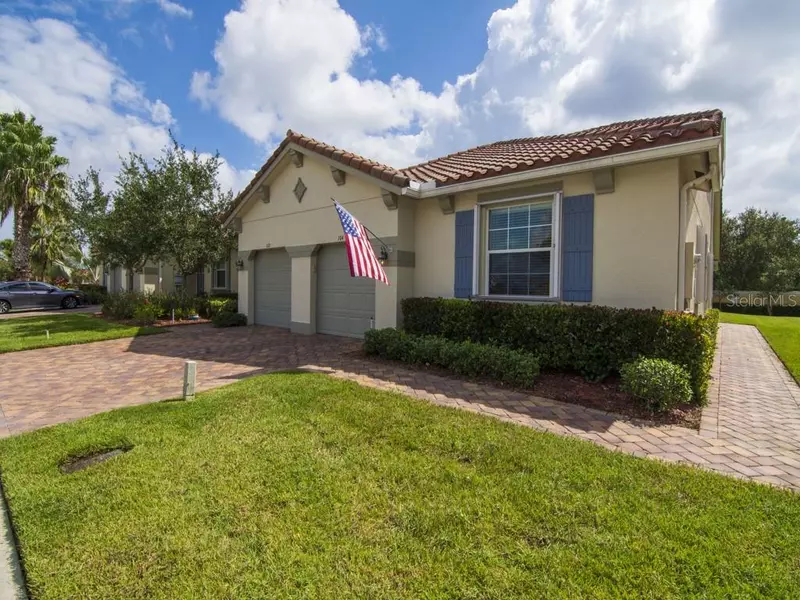 6325 OXFORD CIR #104D, Vero Beach, FL 32966