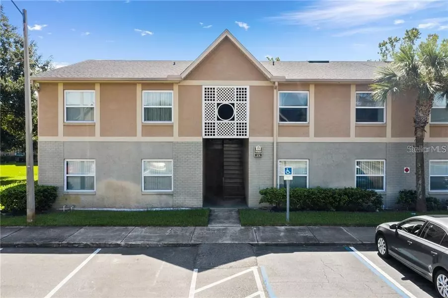 9909 SWEEPSTAKES LN #4, Orlando, FL 32837